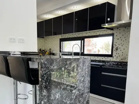 Casa en Venta en Pilar Del Este - Santa Sofia, USD 190.000