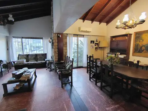 CHALET 1 PLANTA C/PILETA BARRIO PLANTENSE