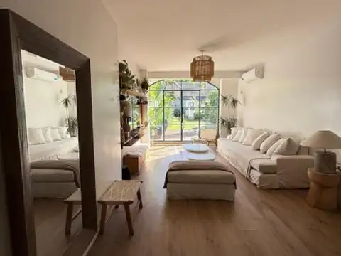 Avenida Santa Fe 3900, Piso 0
