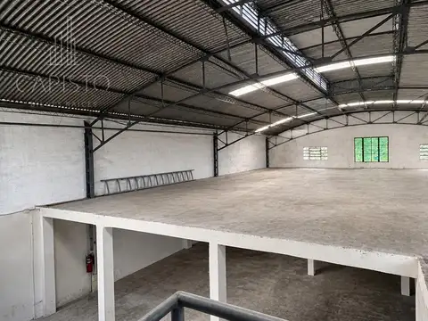 Galpon en Venta 17  mts Frente