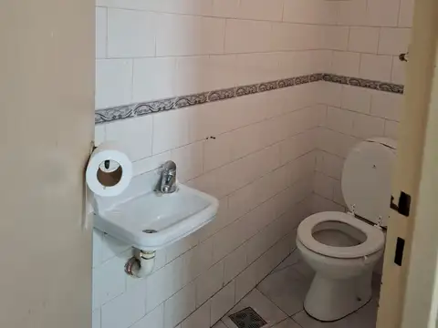 VENTA Oportunidad para uso comercial galpón y / o depósito en Balvanera