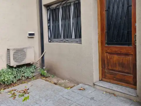 Depto Tipo Casa en Alquiler de 1 dormitorio