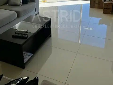 Venta de Casa 5 ambientes en Pilar del Este, Pilar