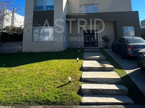 Venta de Casa 5 ambientes en Pilar del Este, Pilar