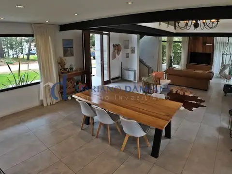 Casa 5 ambientes con 2 baños