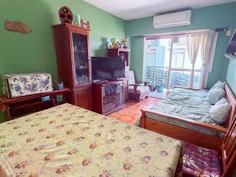 VENTA DEPARTAMENTO 2 AMBIENTES / BALCON AL FRENTE