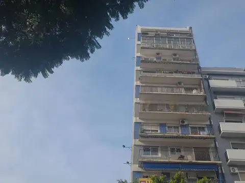 Excelente departamento 4 ambientes al frente