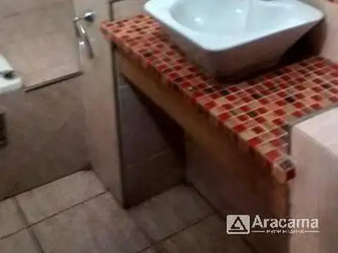 Departamento 6 ambientes con 1 baño