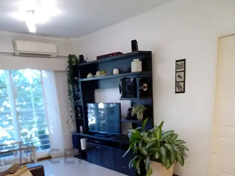 Sanabria 2400, Piso 0