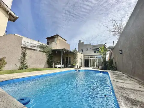 CASA MINIMALISTA  3 AMBIENTES EN ITUZAINGO NORTE CON QUINCHO Y PILETA