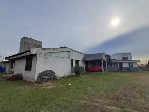 Casa 10 ambientes con 3 baños