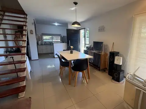 Venta casa dos dormis con pileta zavalla