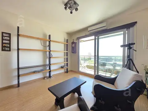 Departamento en Villa Ballester - Venta - Tres Ambientes c/ Cochera - Centrico.