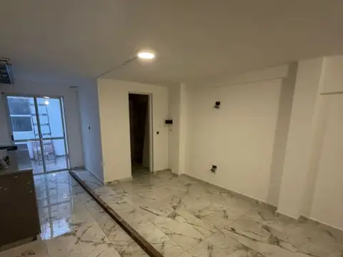 PH 1 AMBIENTE RECICLADO A NUEVO CON PATIO, BERNARDINO RIVADAVIA