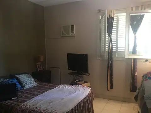 Depto Tipo Casa en Venta 80 años