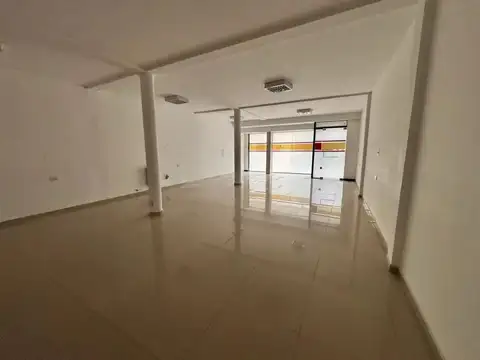 LOCAL - BARRIO CENTRO - HIPÓLITO IRIGOYEN 2454