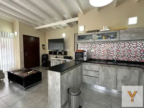 Casa 4 ambientes con 3 baños