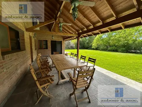 Casa 5 ambientes con 6 baños