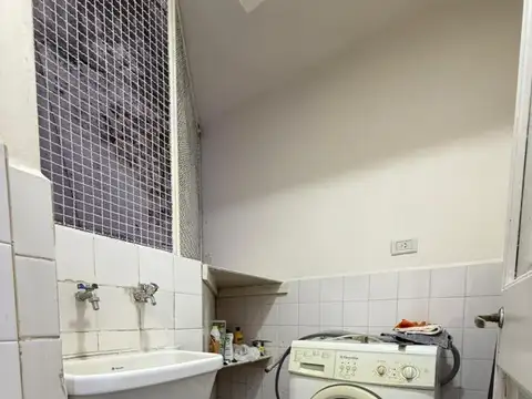 2 AMBIENTES EXCELENTE ESTADO INTERNO LUMINOSO CON LAVADERO