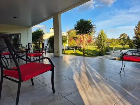 Casa en Venta en Barrio de Chacras Laguna Vitel, USD 320.000
