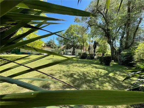Casa en Venta con 4 cocheras