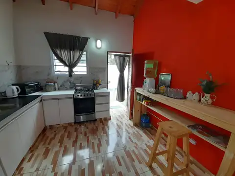 Casa 5 ambientes con 1 baño