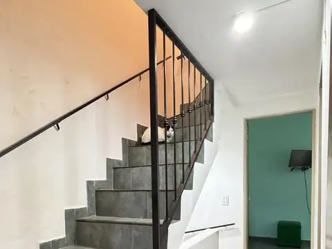 Depto Tipo Casa en Venta con 2 cocheras