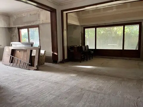 Casa en Venta con 20 cocheras