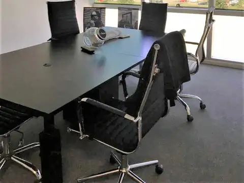 Oficina en Alquiler con 1 cochera