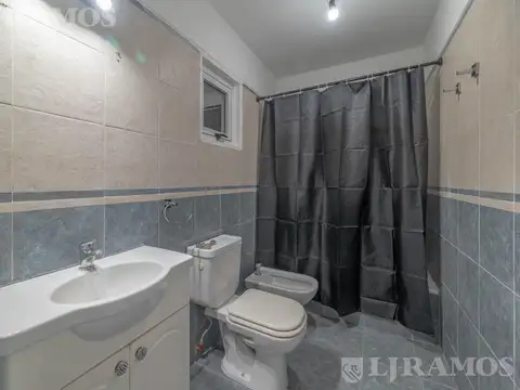5 AMB CON  COCHERA EN VENTA EN FLORIDA