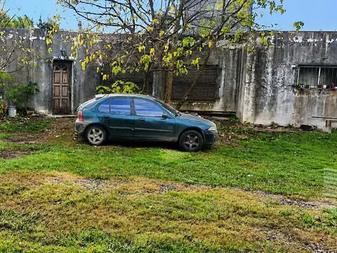 Casa 4 ambientes con gran Terreno en Belen De Escobar