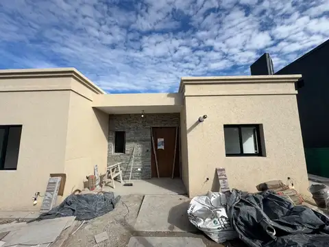 Casa en Venta en Pilar Del Este - Santa Elisa, USD 190.000