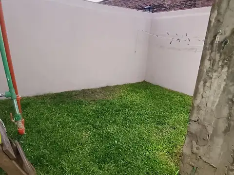 Casa ph 3 ambientes con patio apto crédito en Venta- Morón