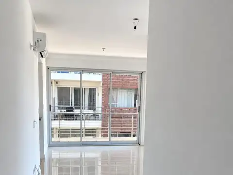 DEPARTAMENTO TRES AMBIENTES CON COCHERA DOBLE