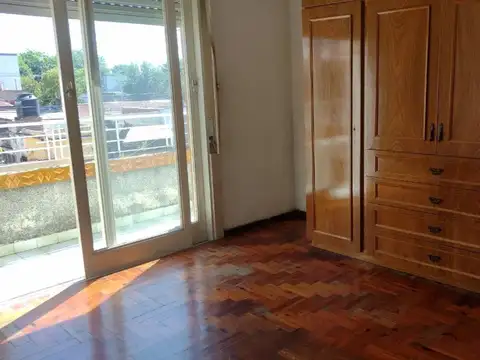 Depto Tipo Casa 4 ambientes con 1 baño