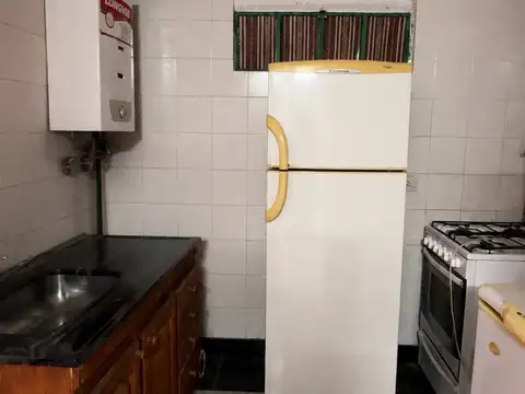 Casa 7 ambientes con 2 baños