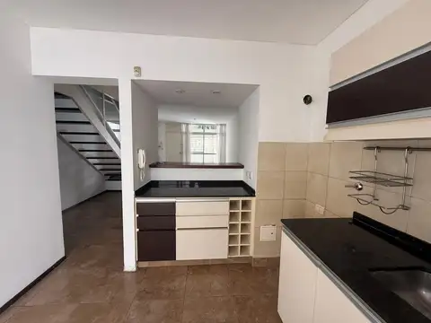 Casa en Alquiler con 1 cochera