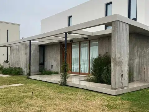 Casa en Venta en San Sebastián, USD 295.000
