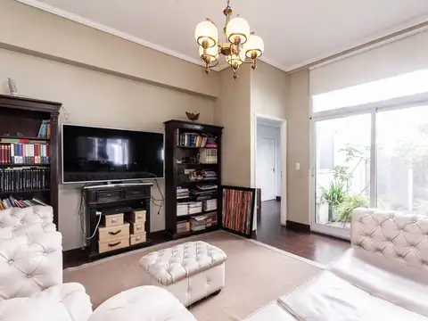 VENTA  CASA CON PISCINA+2 DPTOS+LOCAL LANUS CENTRO