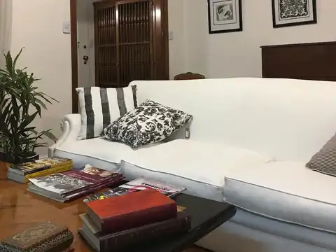 Casa en Alquiler con 1 cochera