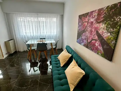 Venta Departamento 3 ambientes con dependencia y Balcón. Plaza Mitre