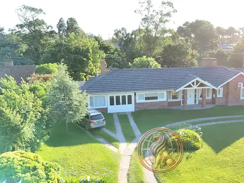 Alquiler casa en Pinamar Norte 5 ambientes con pileta y quincho