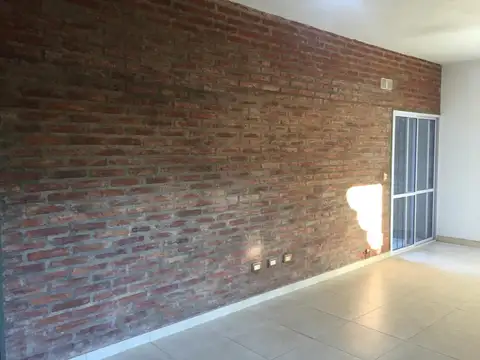 Departamento en Alquiler en Roldan, $ 650.000