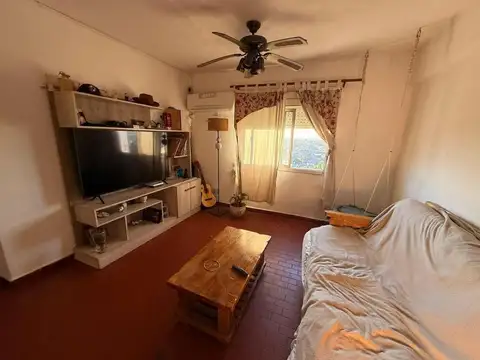 Venta de departamento de 4 ambientes. Apto Crédito.