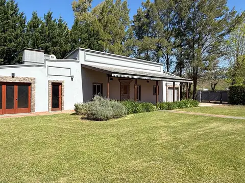 Calle Las Rosas, La Francisca, Lobos