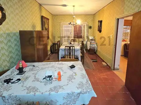 CASA 3 DORMITORIOS. COLINAS DE VELEZ SARSFIELD. EXCELENTE UBICACIÓN!