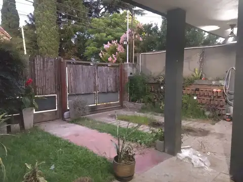 Depto Tipo Casa en Alquiler de 2 dormitorios