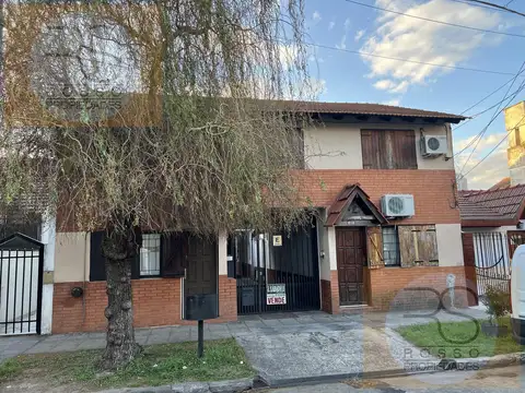 Dúplex 4 Ambientes con Cochera en Venta - Villa Luzuriaga