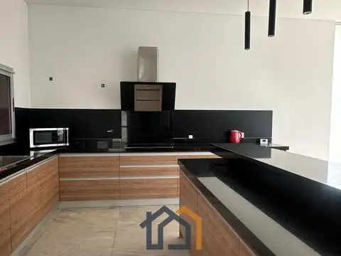 Casa en Alquiler de 3 dormitorios