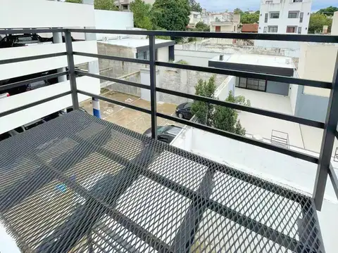 Departamento en venta de 1 dormitorio  desocupado con cochera en barrio General Paz con financiación